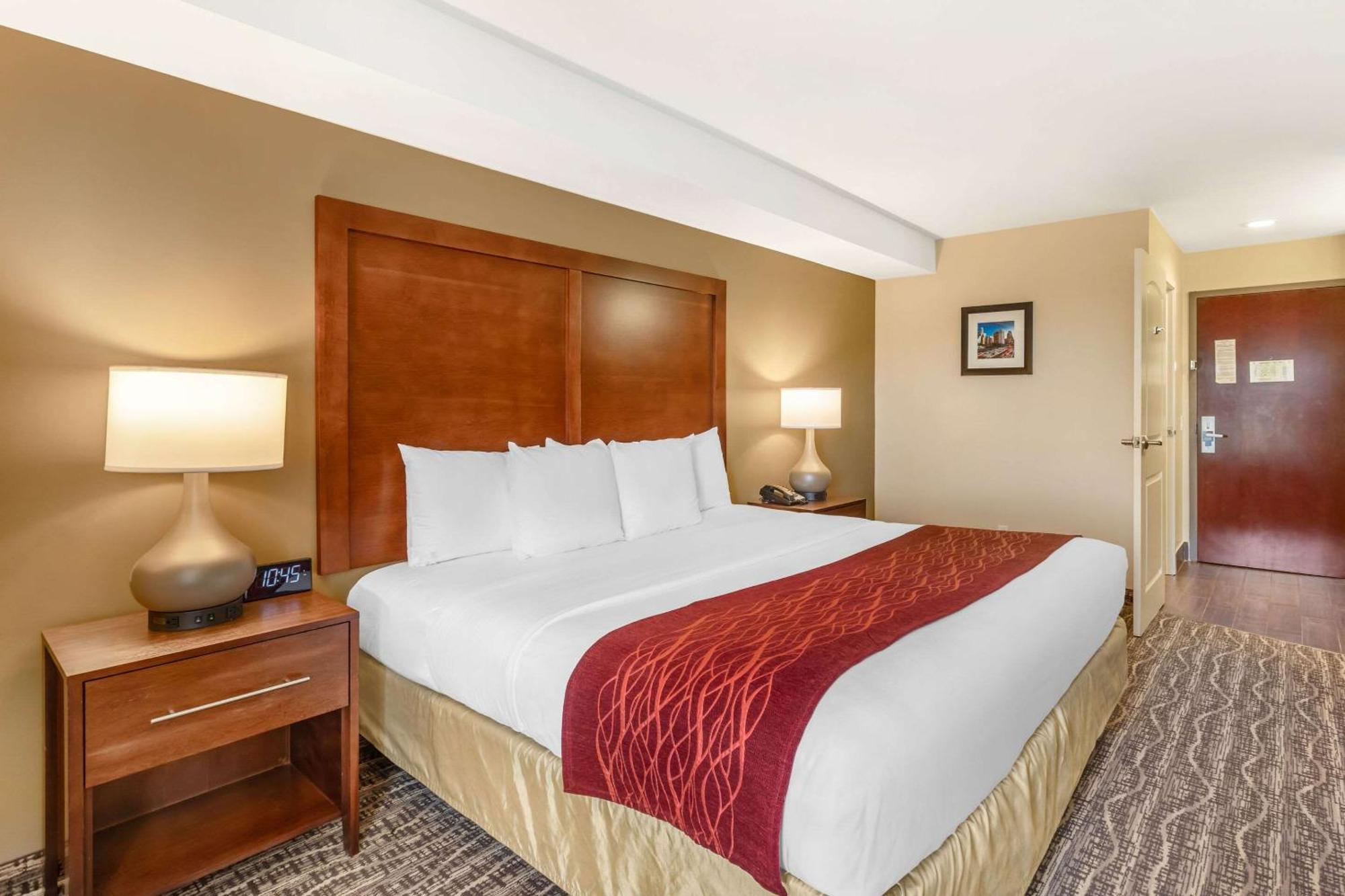 Inn Comfort - Angeles 2*