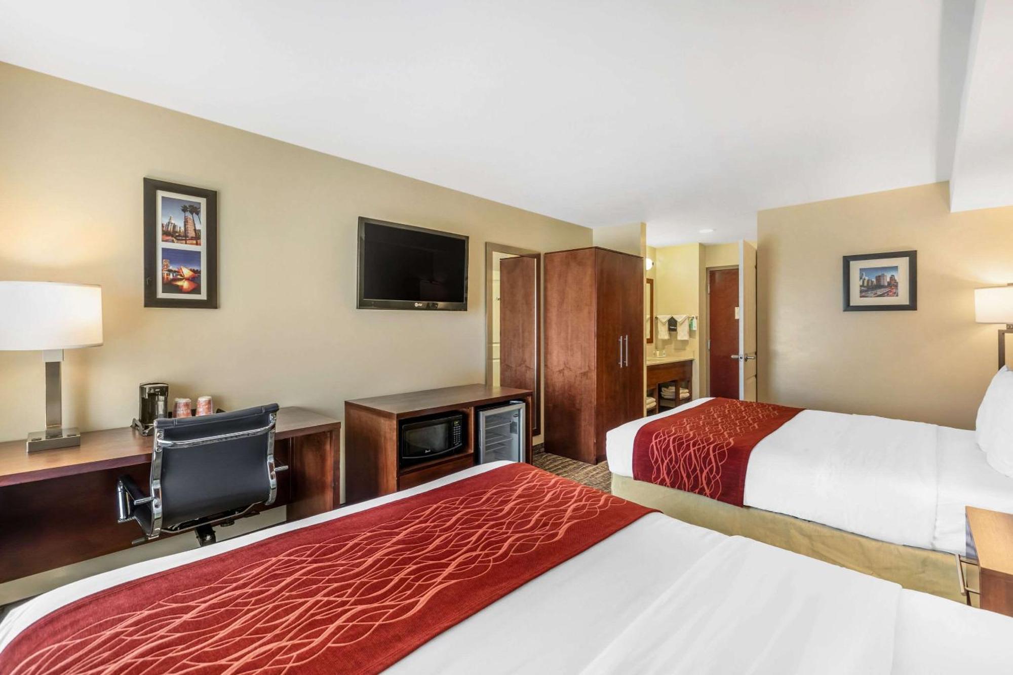 Inn Comfort - Angeles 2*